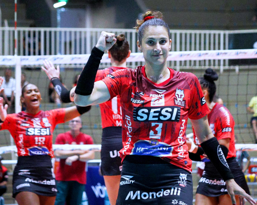 Eleita melhor levantadora do Brasil, Dani Lins renova com o Sesi Vôlei Bauru