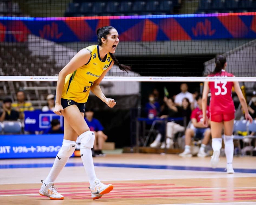 SESI contrata Diana Duarte, central vice-campeã da LNV