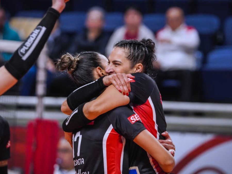 Sesi Vôlei Bauru vence Osasco e vai invicto para a semifinal 